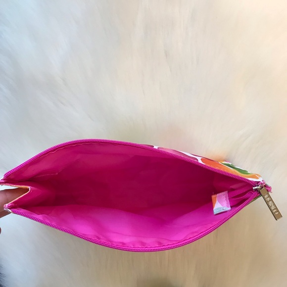 Skin Beauty Bundle in a bag! - Picture 9 of 9